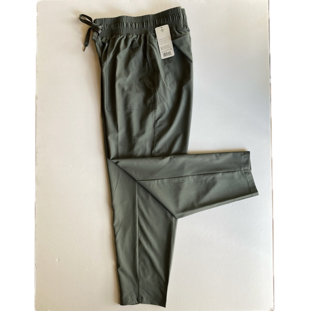NWT Apana Olive Active Pants Size M Ankle Length 27.5" Stretch Woven AF1920